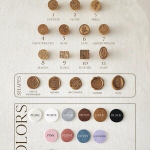 Puede incluir: Un cuadro de selecci&oacute;n de dise&ntilde;os y colores para sellos de cera. El cuadro muestra varios dise&ntilde;os, incluyendo patrones florales y geom&eacute;tricos, en formas como c&iacute;rculo, cuadrado y &oacute;valo. Las opciones de color incluyen perla, oro y negro.