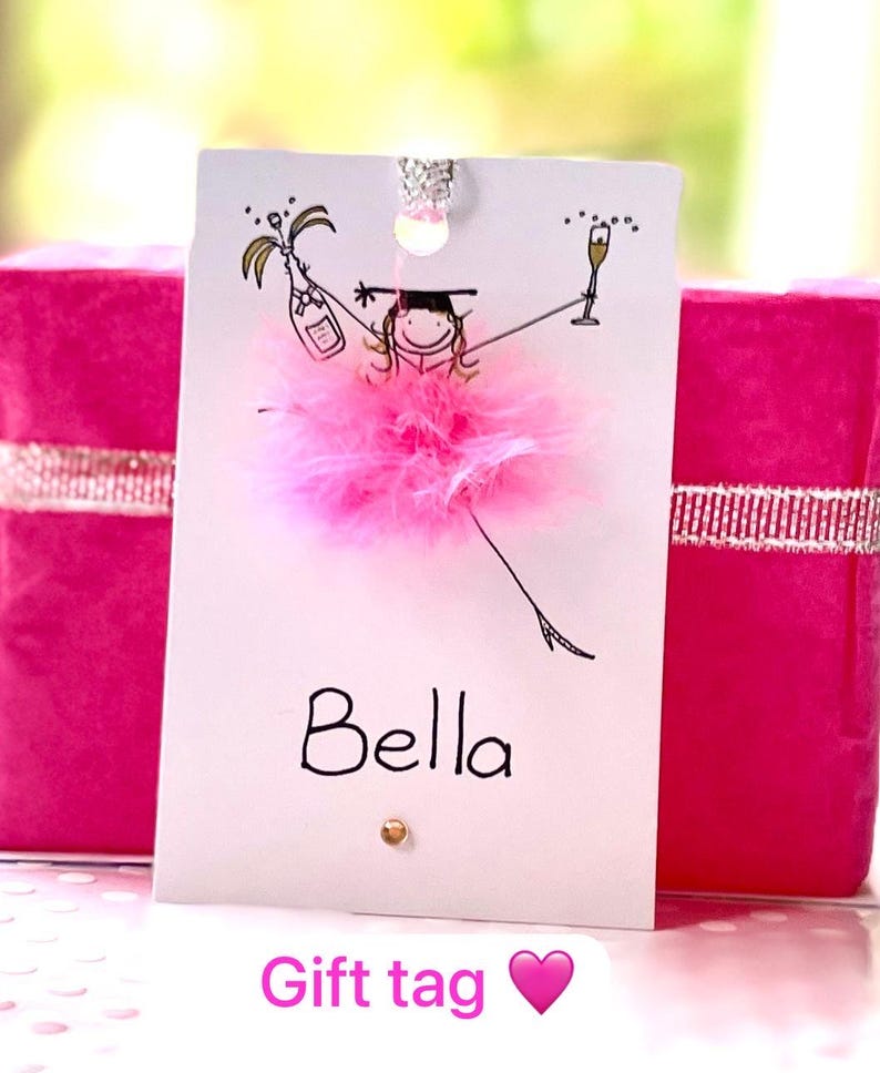 A beautiful gift tag to complement your Graduation card and add to a celebratory present for your amazing  graduate!  🎓