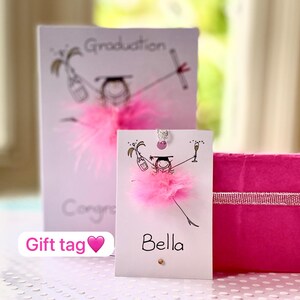 A beautiful gift tag to complement your Graduation card and add to a celebratory present for your amazing  graduate!  🎓🩷