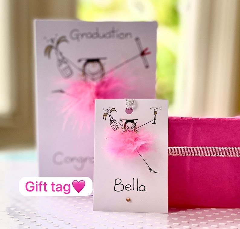 A beautiful gift tag to complement your Graduation card and add to a celebratory present for your amazing  graduate!  🎓🩷