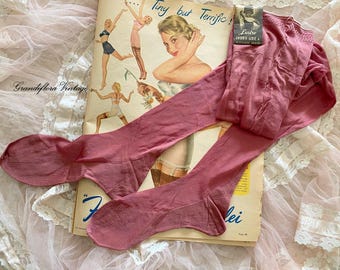 NOS Vintage 1930s Pair Fully Fashioned Stockings, With Seams & Cuban Heel, Ringless Sheer, Lustre Ivory Hosiery, Wild Plum, Size 9