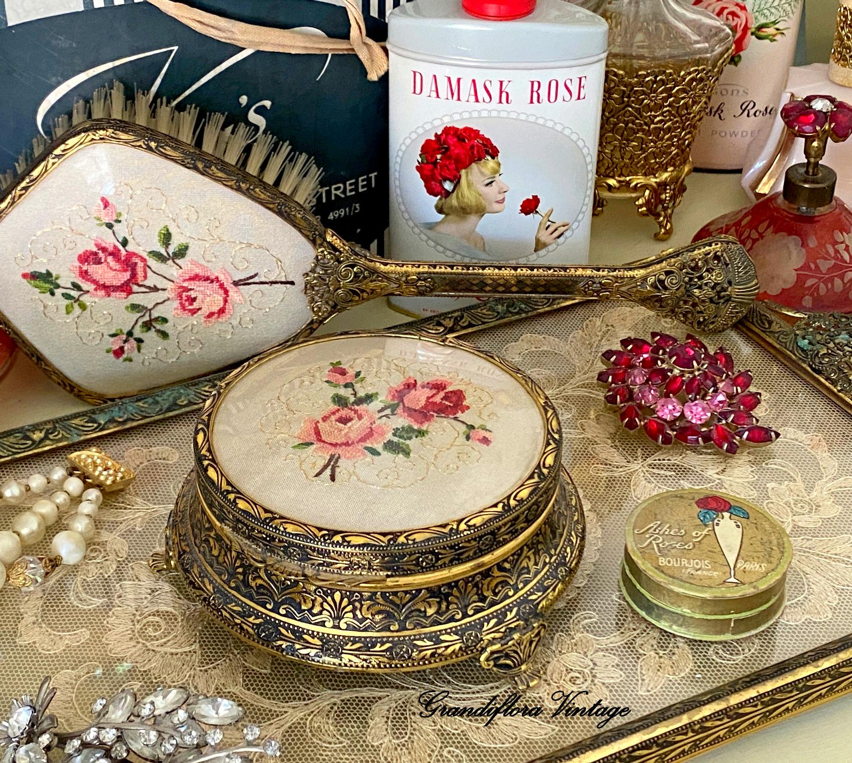 Regent of London Vanity Set - Etsy display picture 1