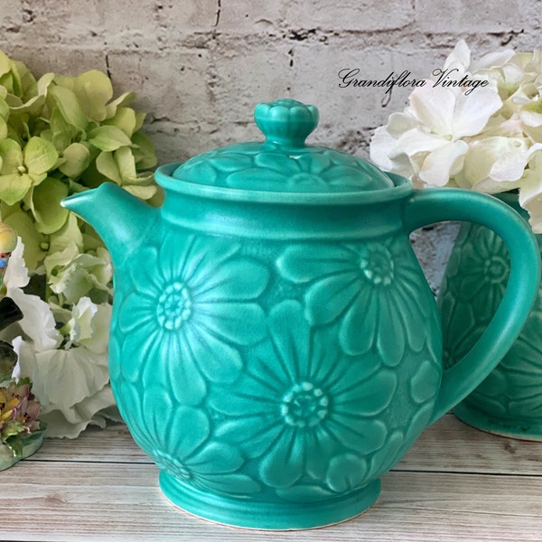 A Pretty Vintage Green Majolica Teapot, SylvaC 1930s, Floral, Rustic Cottage Modern Farmhouse Decor, English
