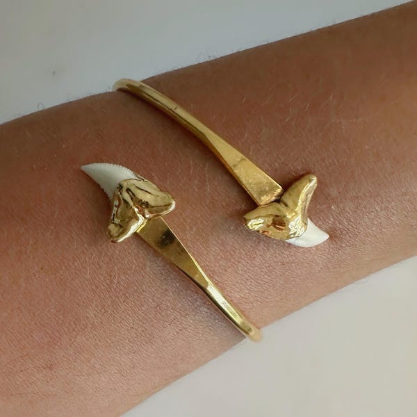 Shark Tooth Cuff Bracelet // Shark Tooth Gold Bangle Bracelet // Shark Tooth Gold Bracelet // Shark Tooth Women’s Bracelet // Authentic //