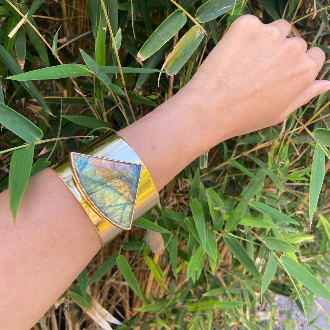 Labradorite Cuff Bracelet // Large Blue Labradorite Bracelet // Gold