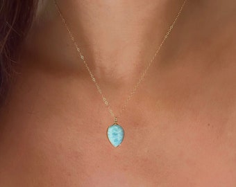 Collar de oro con larimar // Collar ovalado con larimar // Collar con colgante de larimar // Collar con colgante de lágrima con larimar