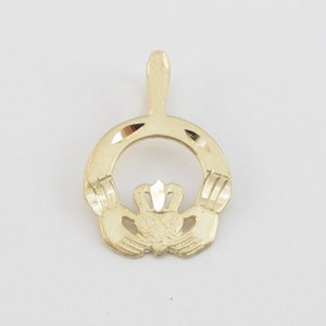 14k Yellow Gold Claddagh Charm Pendant