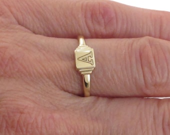 14k Solid Gold Initial Signet Ring - Personalized Stackable Ring