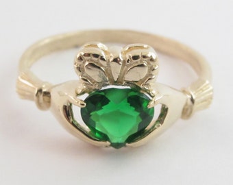 14k Yellow Gold Irish Claddagh Heart Emerald Ring