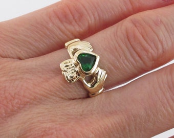 14k Solid Yellow Gold Emerald Irish Claddagh Heart Ring - Available In Different Sizes