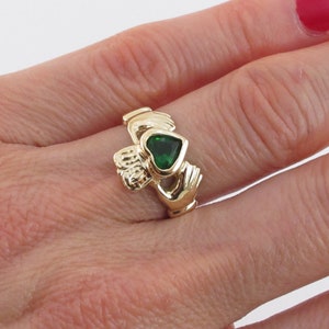 14k Solid Yellow Gold Emerald Irish Claddagh Heart Ring - Available In Different Sizes