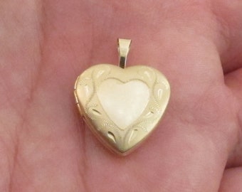 14k Yellow Gold Heart Locket Pendant - Beautiful Hand Engraved Photo Locket - Engravable