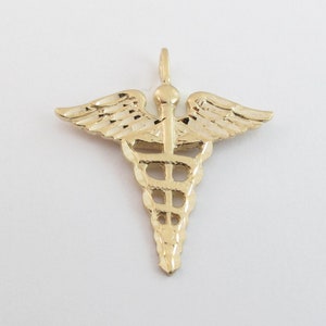Colgante con símbolo médico de caduceo en oro amarillo de 14 k: un gran regalo para médicos y enfermeras