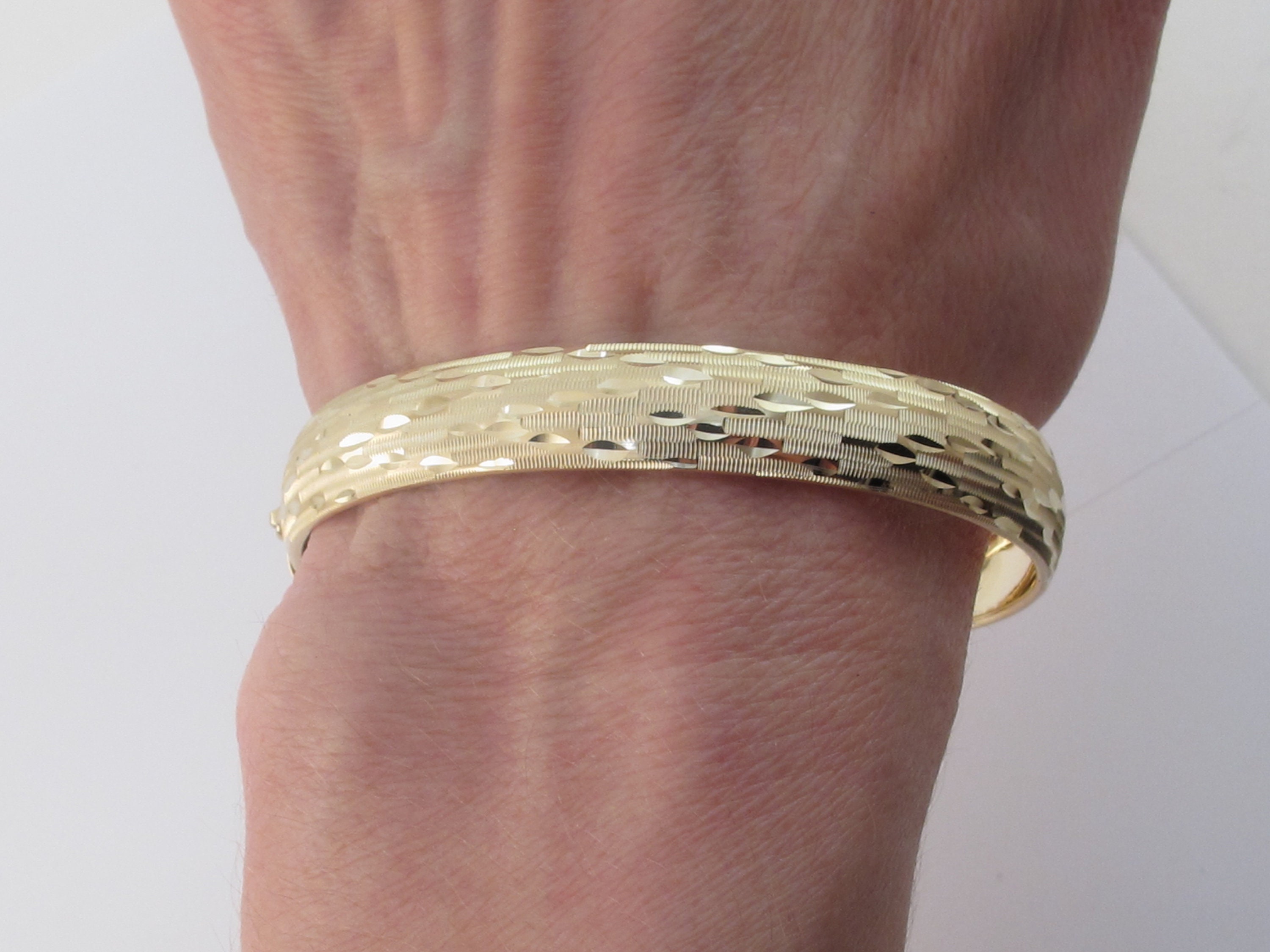 Lot Of 5 Gold Tone Bangle Bracelets (4003) | eBay