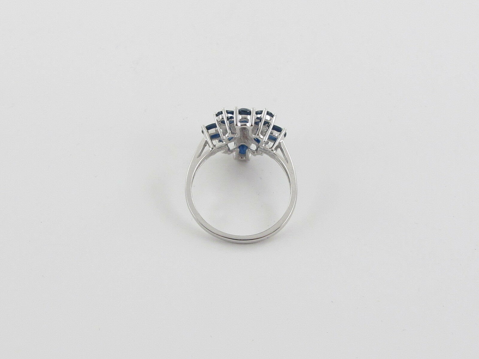 14K ホワイトゴールド ダイヤモンドとサファイアのリング - Etsy 14K ホワイトゴールド ダイヤモンドとサファイアのリング - Etsy