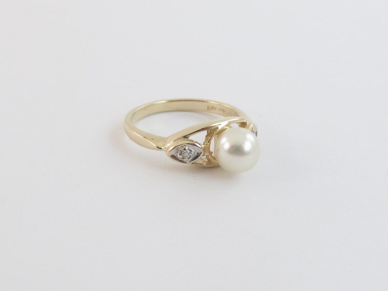 Diamond and Pearl Ring 14k Yellow Gold - Etsy
