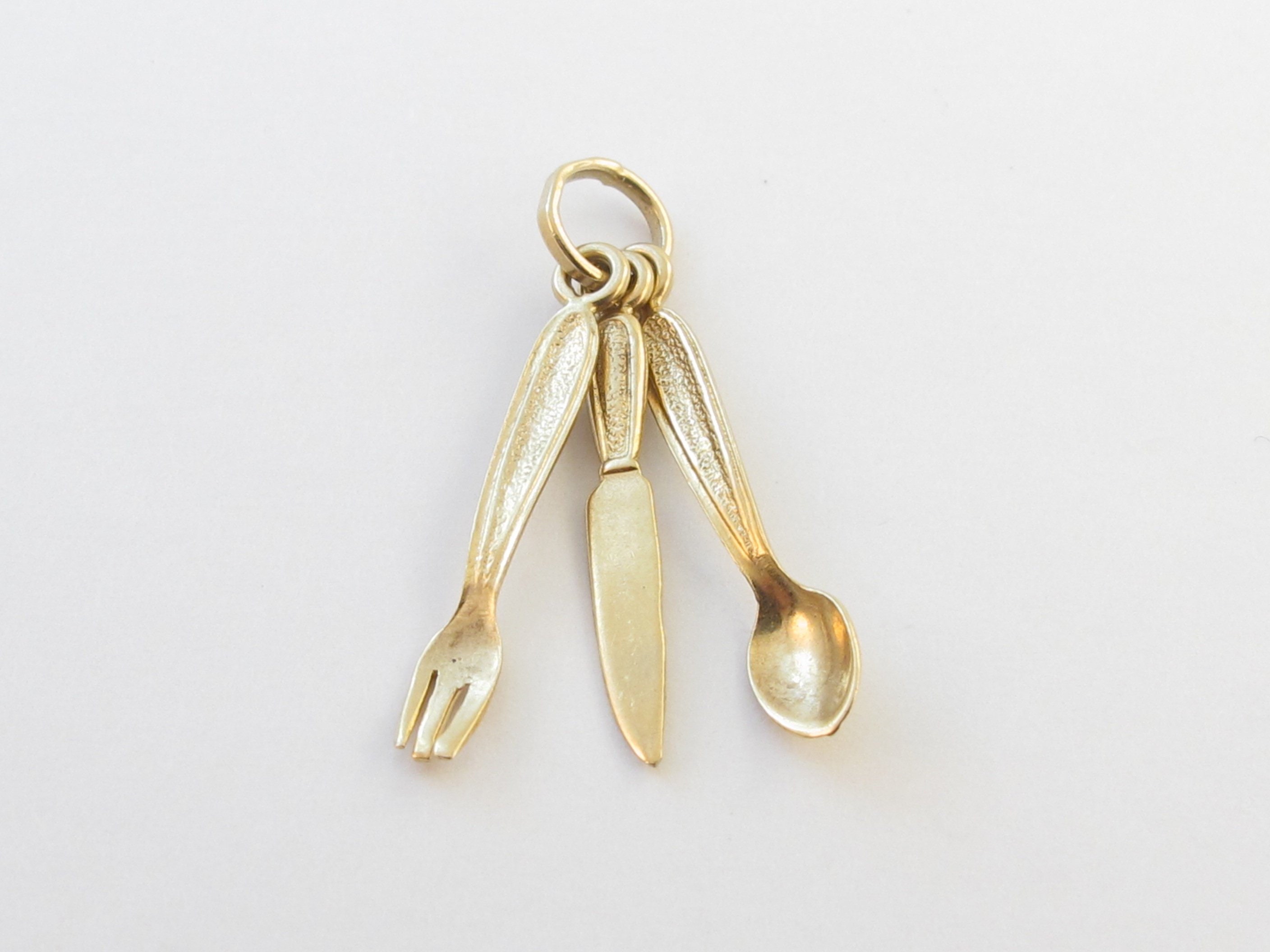 14 k or jaune au couteau cuillère et fourchette pendentif Charm 14 k or or k jaune au couteau cuillère et fourchette pendentif Charm 8337b2