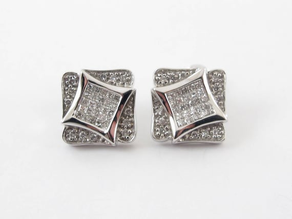 White gold screw back stud best sale earrings