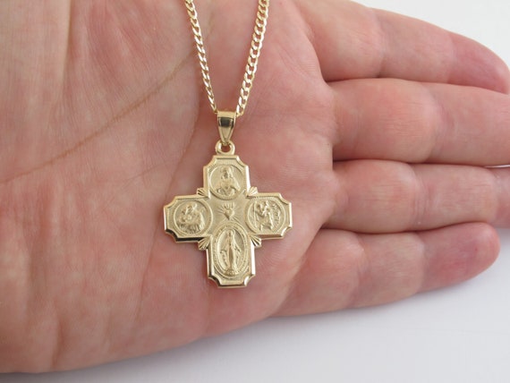  14K Yellow Gold Jesus Face Pendant Charm Necklace - Large, 16  Chain: Clothing, Shoes & Jewelry