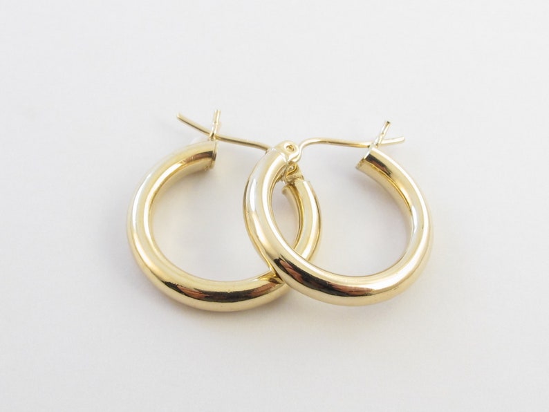 14k Yellow Gold Shiny Hoop Earrings