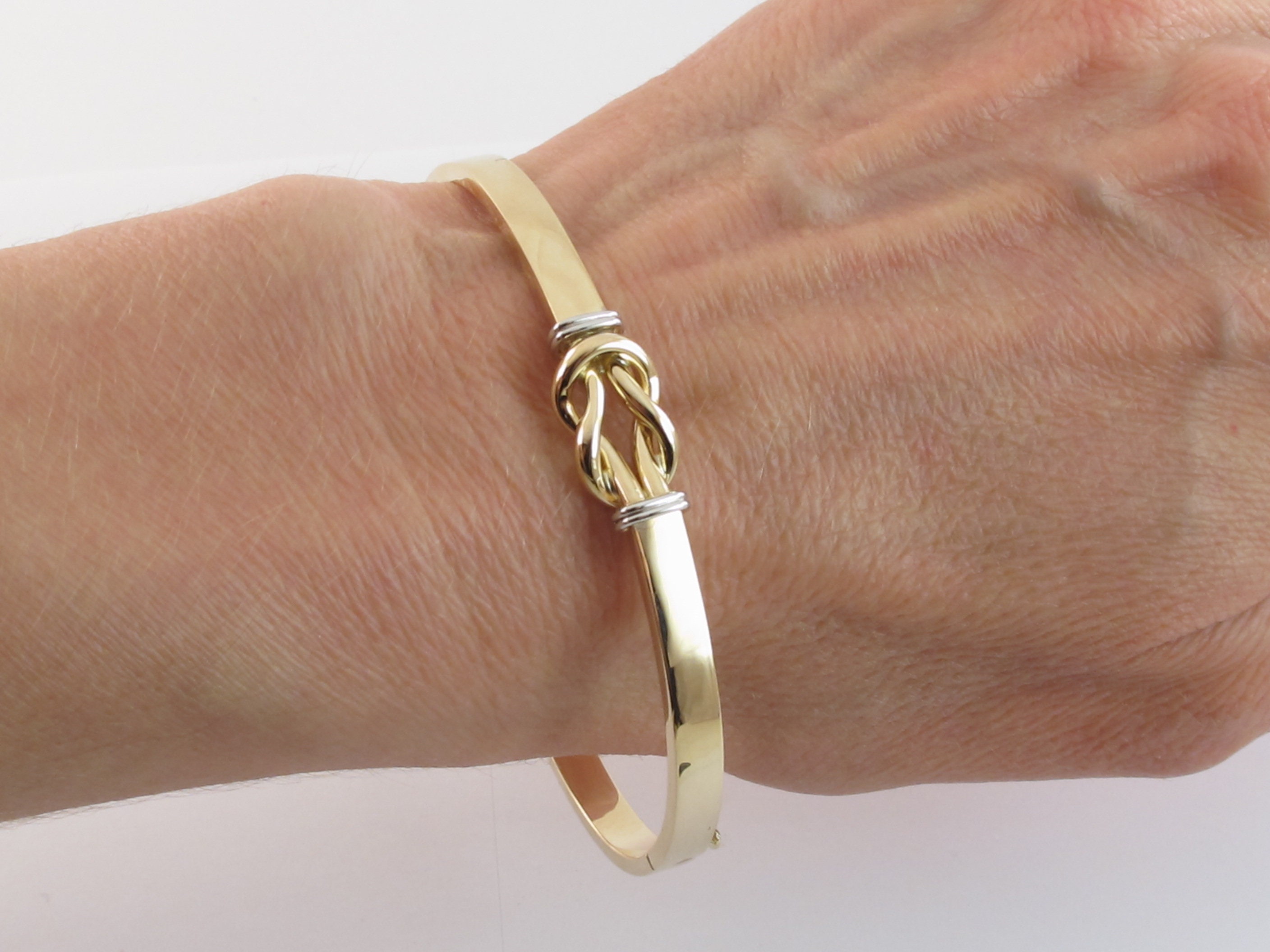 Sterling Silver or 18ct Gold Plated Love Knot Bangle