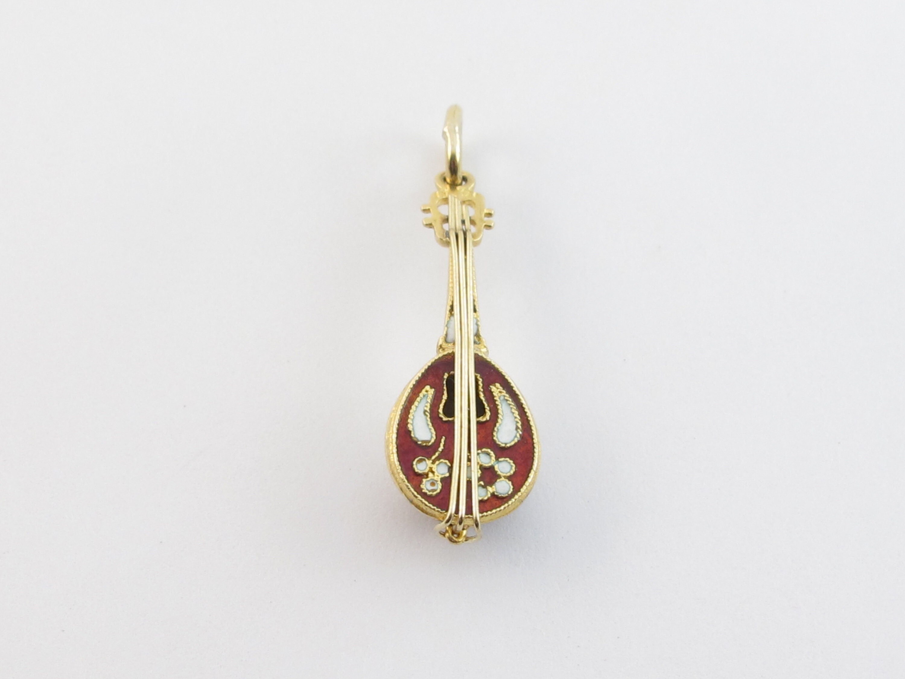 フランスアンティーク マンドリンを奏でる少女 ペンダントトップ 透かし彫り フランスアンティーク マンドリンを奏でる少女 ペンダントトップ