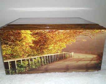 903 Wood Eternal Trail Cremation urn