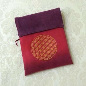 Fleur de vie en soie rouge, sac pour cartes de tarot, grand jeu d'oracles, teint à la main, peint à la main