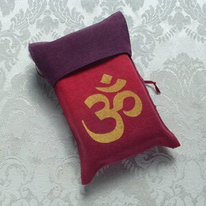 Seide Tarot Kartentasche Rot auf Lila Handgefärbt Handbedruckt Ohm Yin-Yang (TB-S-3)