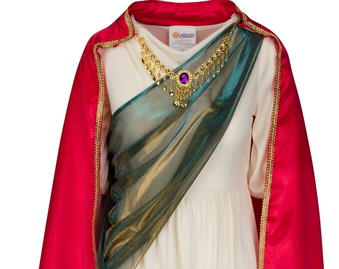 Walk Through Fashion