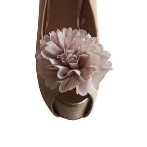 Bonitos clips para zapatos grandes con flores flotantes Deeree, varios colores