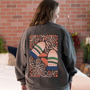 Nordic Merry Christmas Mittens Holiday Unisex Comfort Colors Sweatshirt Great Xmas Gift for Mom Sister Teen