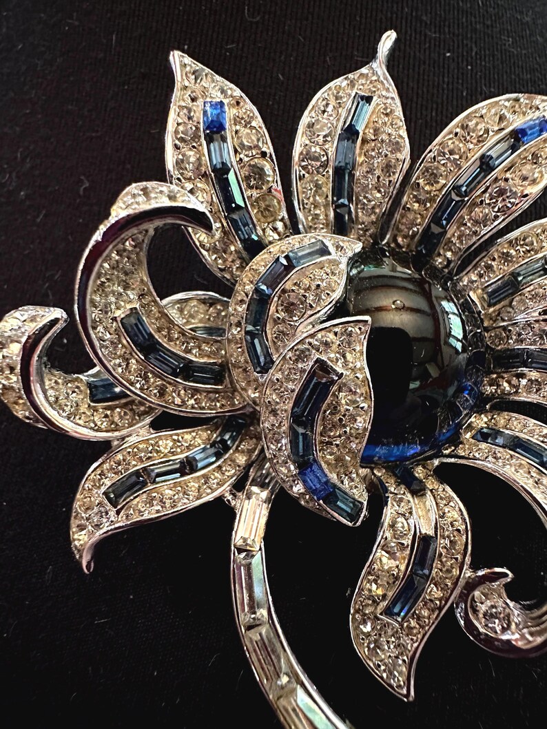 Trifari Flower Brooch Blue Jelly Belly - Etsy