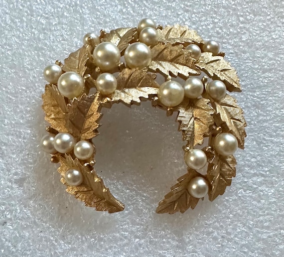 Trifari Brush Gold & Pearl Leaf Pin and Bracelet - image 2