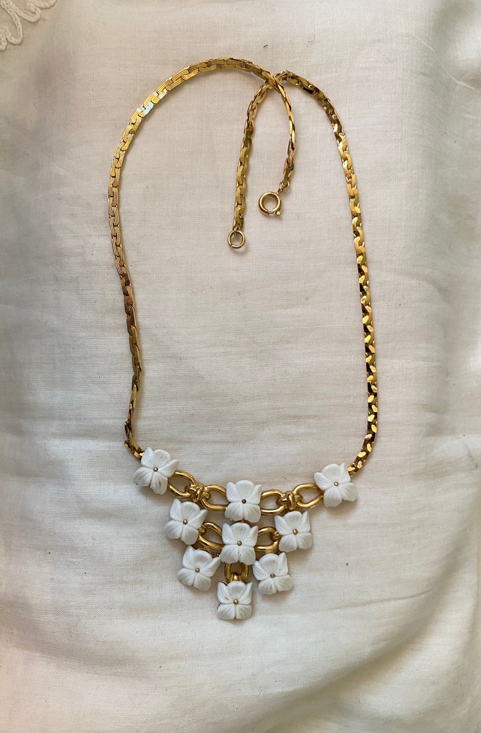 Vintage Trifari Necklace Gold Tone White Flowers | Etsy