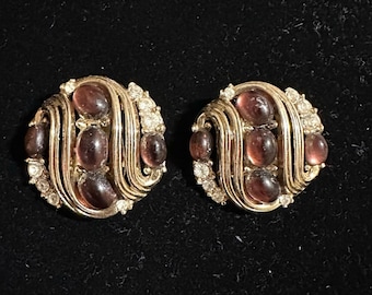 Vintage Trifari Topaz Cabochon Gold Tone Clip On Earrings