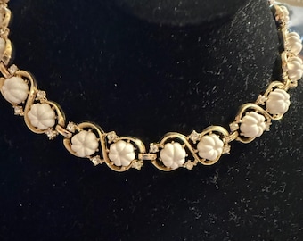 1950's Trifari Necklace Gold w/ White Flowers