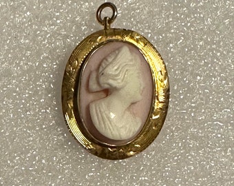 Broche Vintage En Or Jaune 18k (750) Et Camée Corail Peau D'ange - Artisanal, Italie - Occasion Excellent état