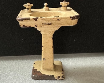 Arcade  Antique Cast Iron Doll Furniture Pedestal Sink 3 1/2"