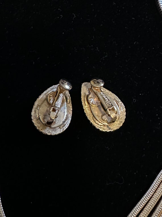 Vintage Francois Gold Tone Necklace & Earrings Set - image 5
