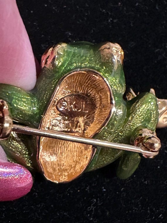 KJL Kenneth Jay Lane Green Enamel Frog Pin - image 4