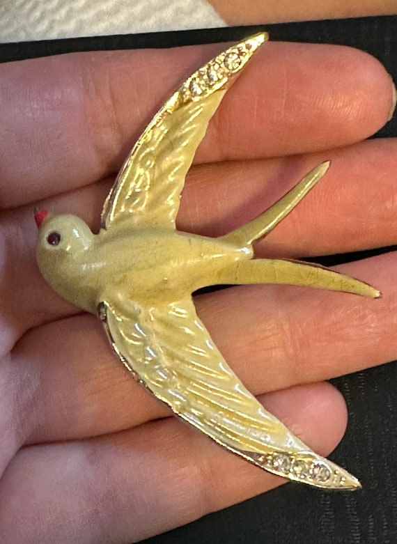 1940’s Vintage Coro Yellow Enamel Paint Bird Pin