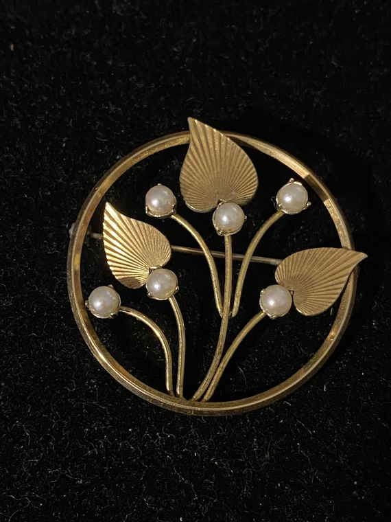 Vintage Krementz Gold Overlay Circle Pin Leaf Desi