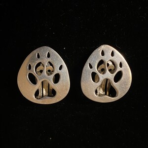 Vintage Southwest Sterling Bear Paw Clip on Earrings