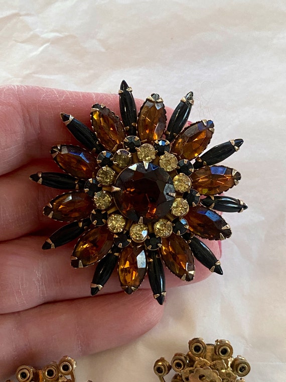 Vintage Rhinestone Flower Pin & Earring Set Amber… - image 6