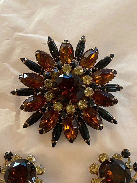 Vintage Rhinestone Flower Pin & Earring Set Amber… - image 2