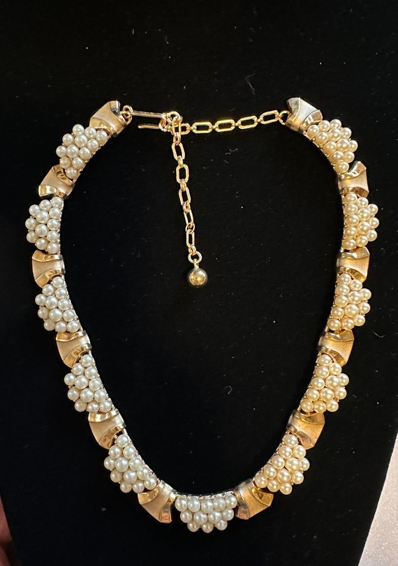 1960’s Trifari Necklace Gold Tone & Pearl