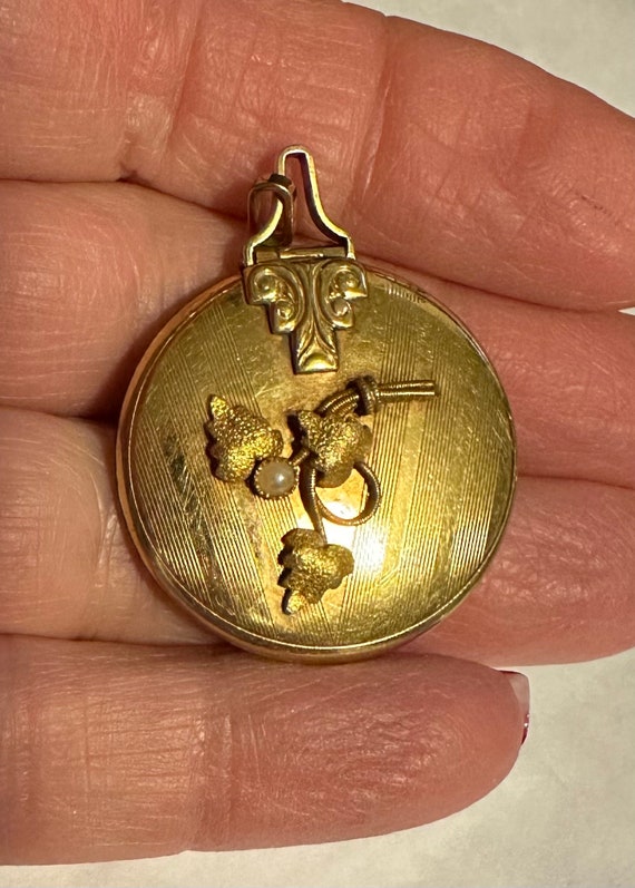 vintage 1940’s Gold Filled Locket