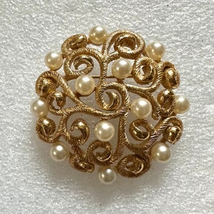 Vintage Trifari Gold Tone & Pearl Pin Swirl Design