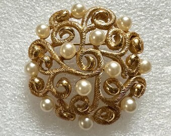 Vintage Trifari Jewelry, Crown Trifari Faux Pearl and Crystal 